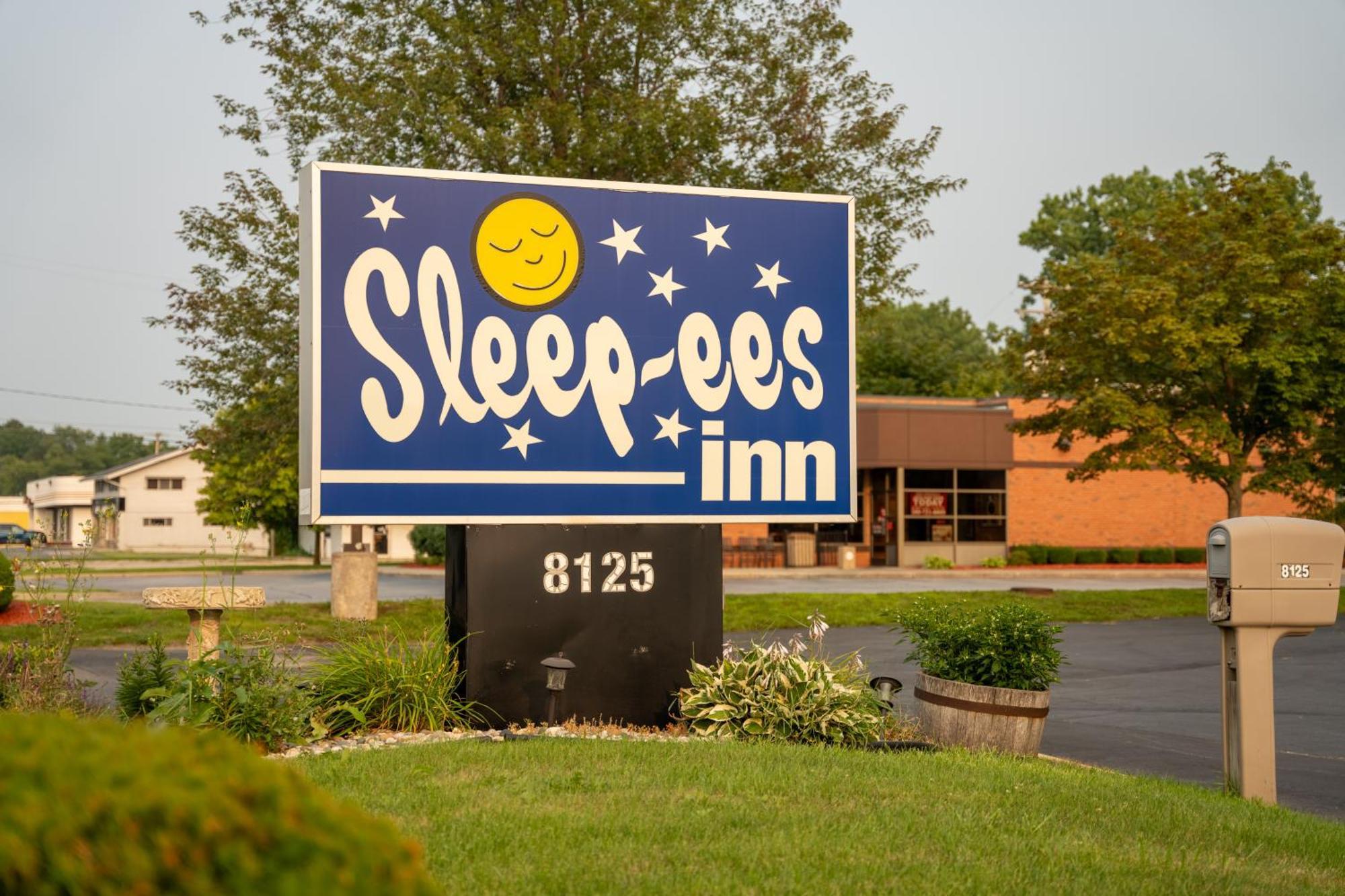 Sleep-Ees Inn, Saginaw & Frankenmuth Exterior foto