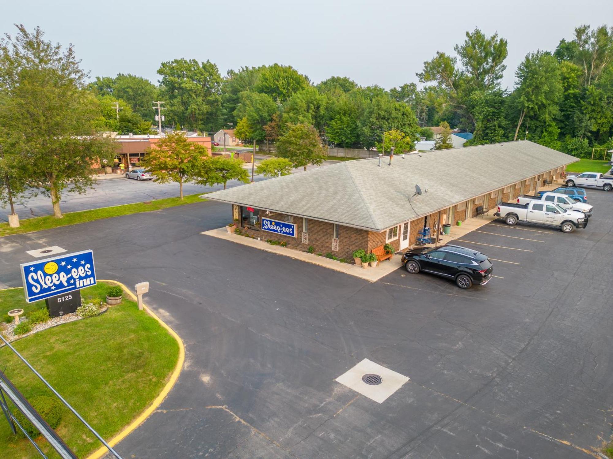 Sleep-Ees Inn, Saginaw & Frankenmuth Exterior foto